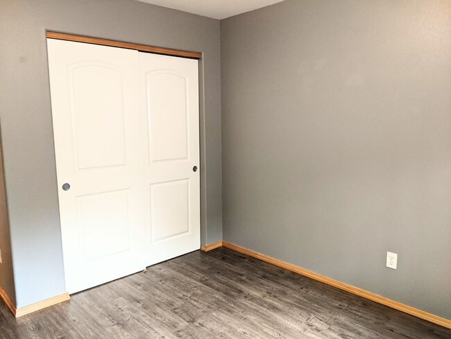 Building Photo - Centrally Located Three Bedroom Home