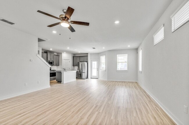 Building Photo - 223 Garner Dr