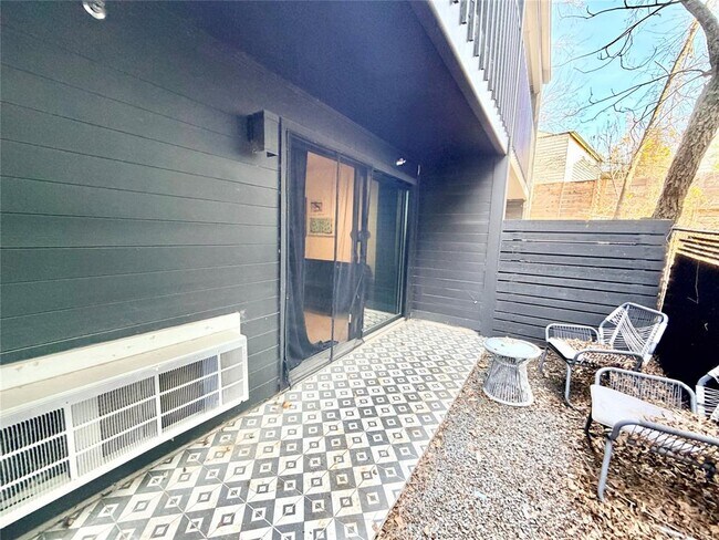 Building Photo - 201 Academy Dr