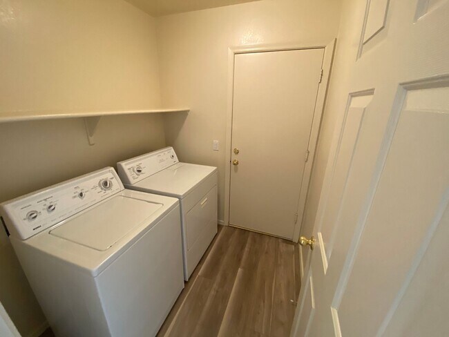 Building Photo - Chandler 3 Bedroom, 2 Bathroom - 1 Story B...