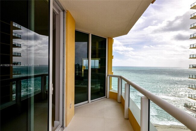 Building Photo - 17875 Collins Ave