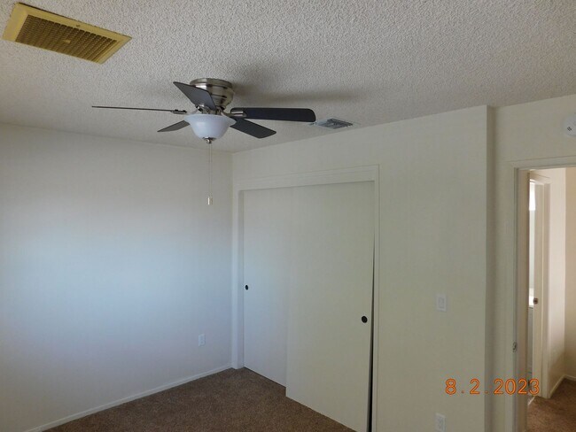 Building Photo - PER633