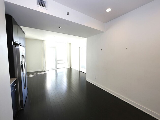 Building Photo - Rare Rental in Greenbridge!  Live in the m...