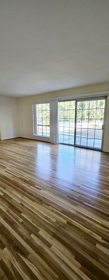 Building Photo - Beautiful 5BR/4BA Home with Large Yard & P...