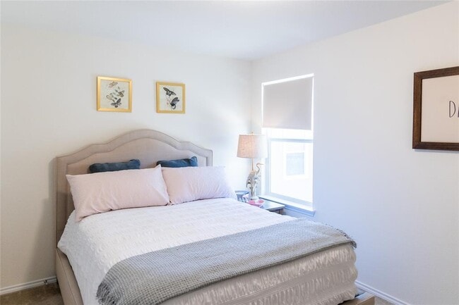 Building Photo - 9006 Golden Leaf Dr