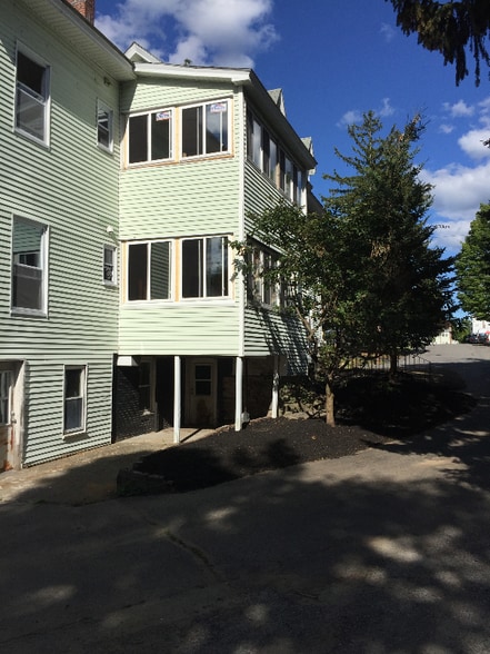 Building Photo - 200 Walnut St