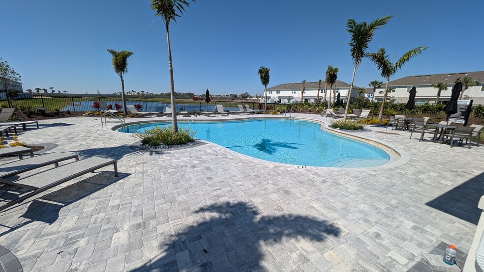 Building Photo - 16555 San Nicola Pl