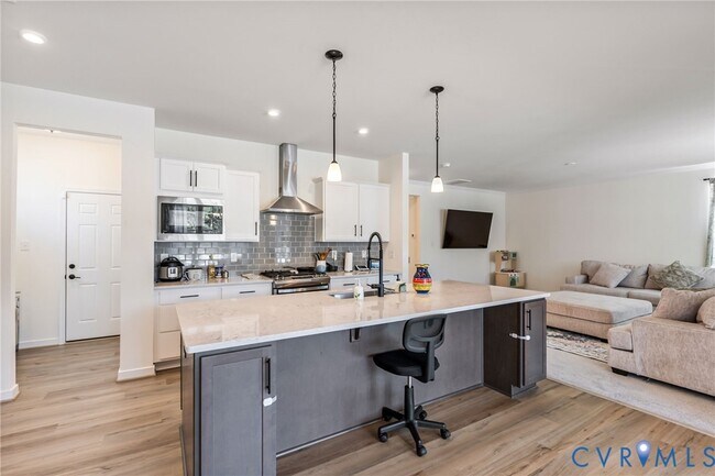 Building Photo - 10702 Skippers St