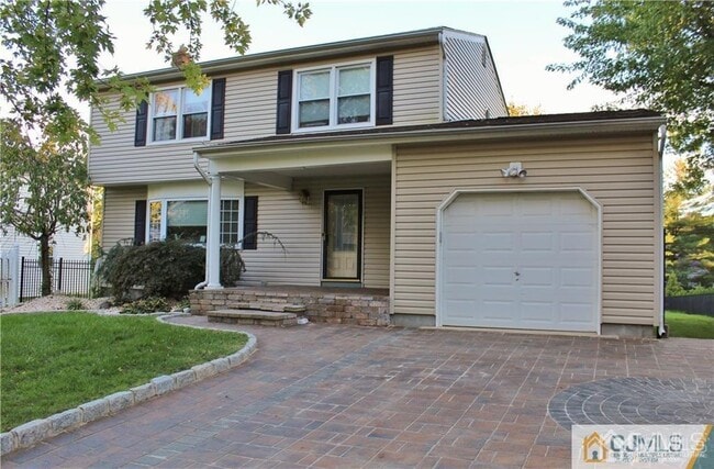 Building Photo - 14 Everton Dr