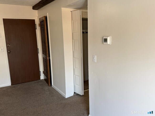 Building Photo - 1274 E Main St