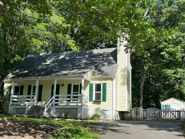 Building Photo - Charming 3BR Cape Cod w/ Loft, Skylights & Fenced Yard – Prime Midlothian Location - Buckingham V...