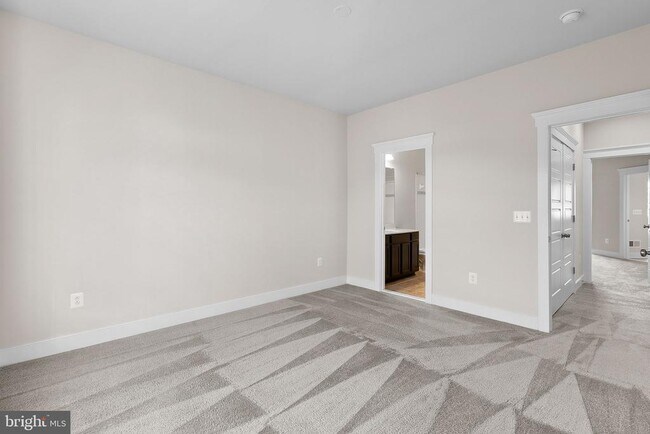 Building Photo - 207 Miles Hawk Terrace