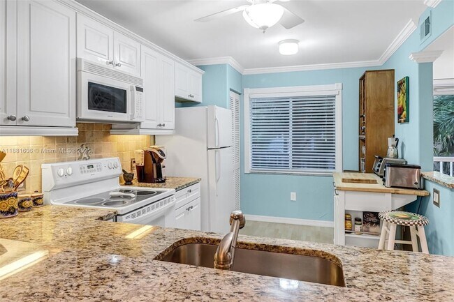 Building Photo - 3041 Sandpiper Bay Cir