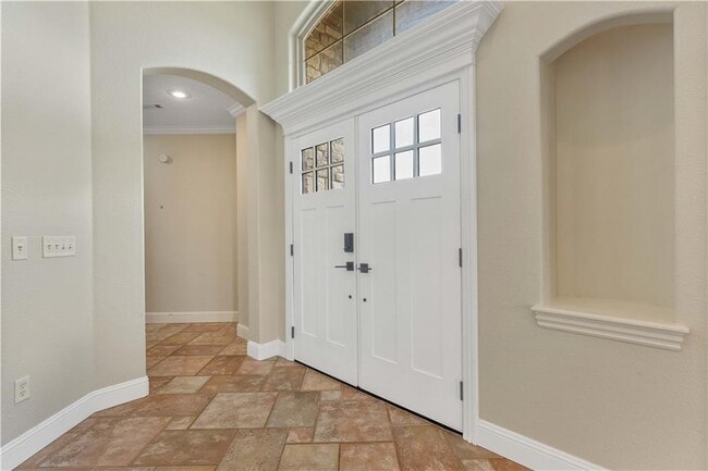 Building Photo - 501 SE Eaton St