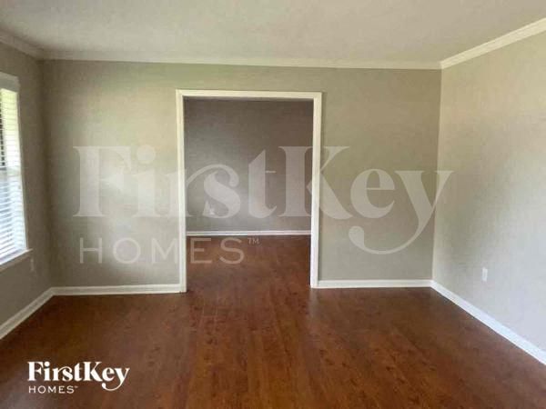 Building Photo - 5749 North St