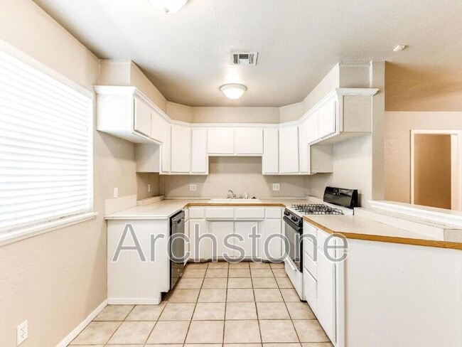 Building Photo - 501 S Santa Fe Dr