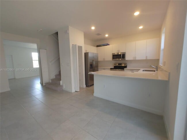 Building Photo - 1766 SE 26th Rd