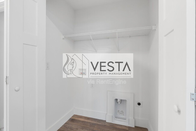 Building Photo - 59 Scates St