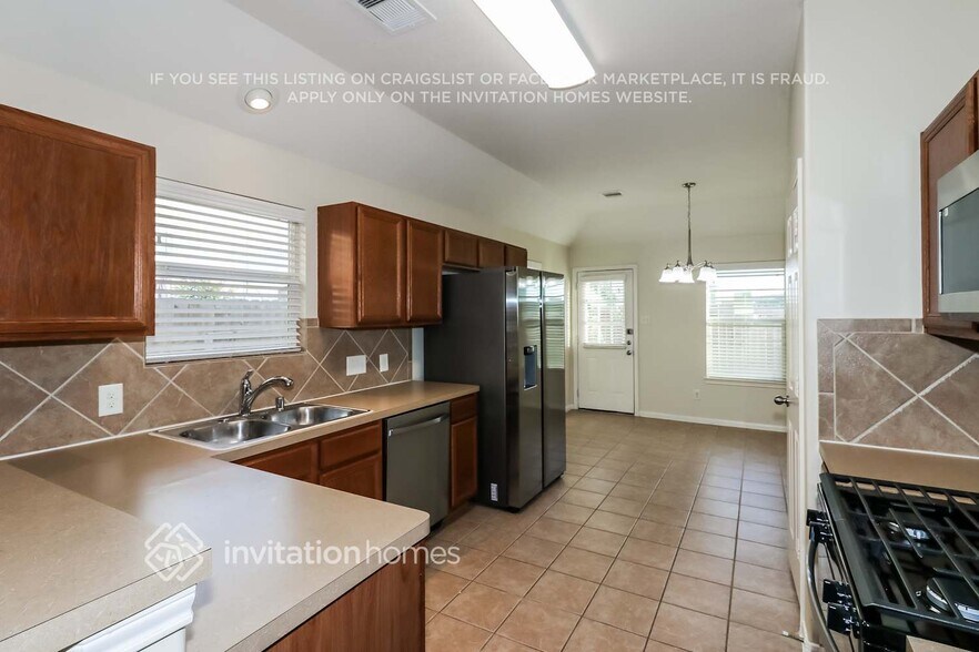 Building Photo - 19235 Sandelford Dr