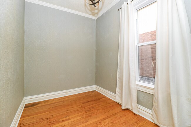 Building Photo - Fantastic 2bd/1ba home! Let yourself in!