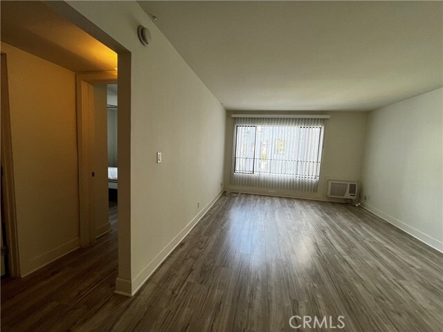 Building Photo - 10982 Roebling Ave