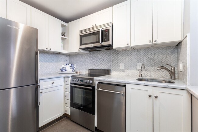 Building Photo - 78 W Concord St