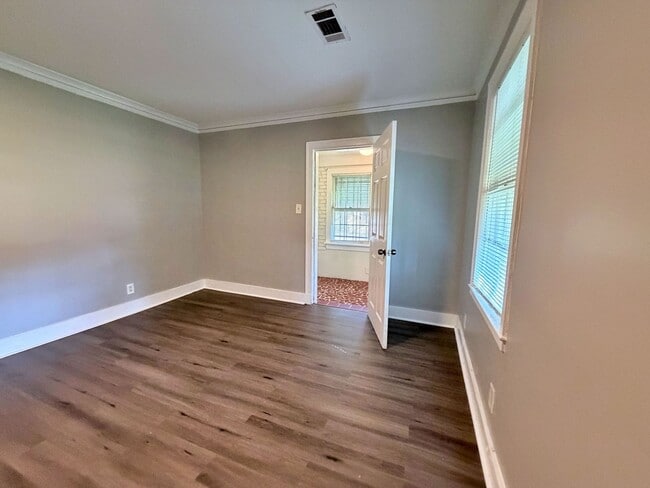 Building Photo - Cozy 3 Bedroom Home Ready for Move In!- $500 Rent Special!