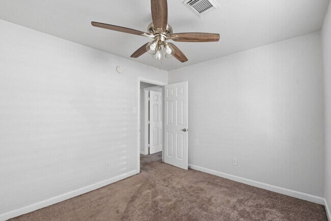 Building Photo - 11710 Fossil Rock Ln