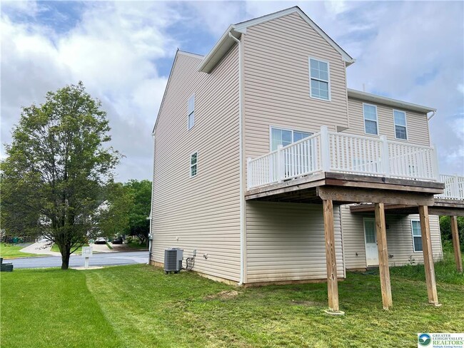 Building Photo - 1601 Greystone Cir