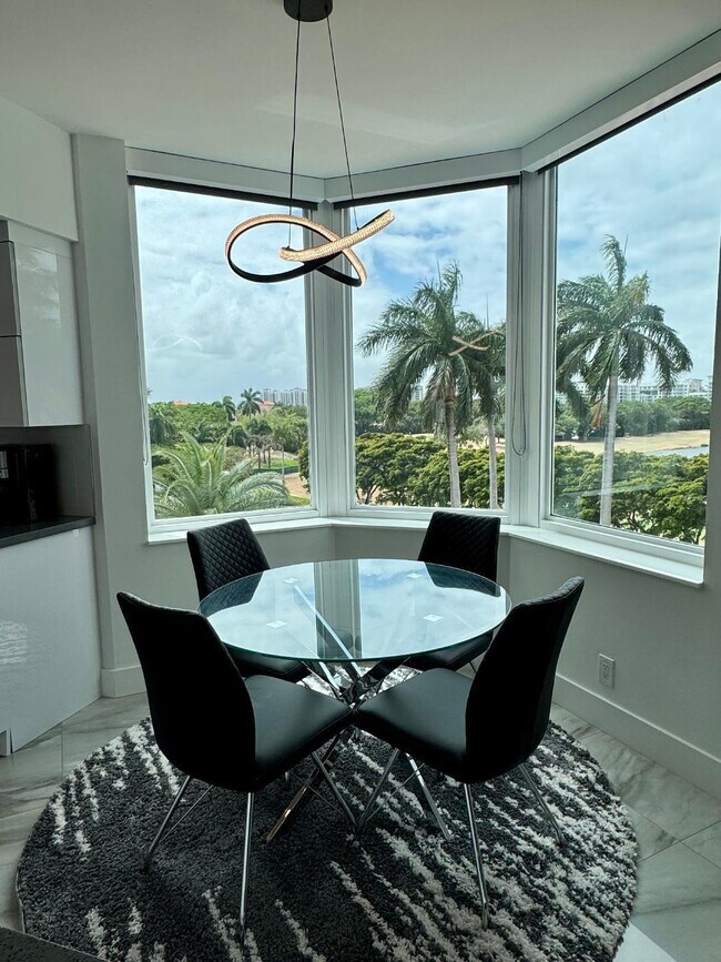 Building Photo - 300 SE 5th Ave