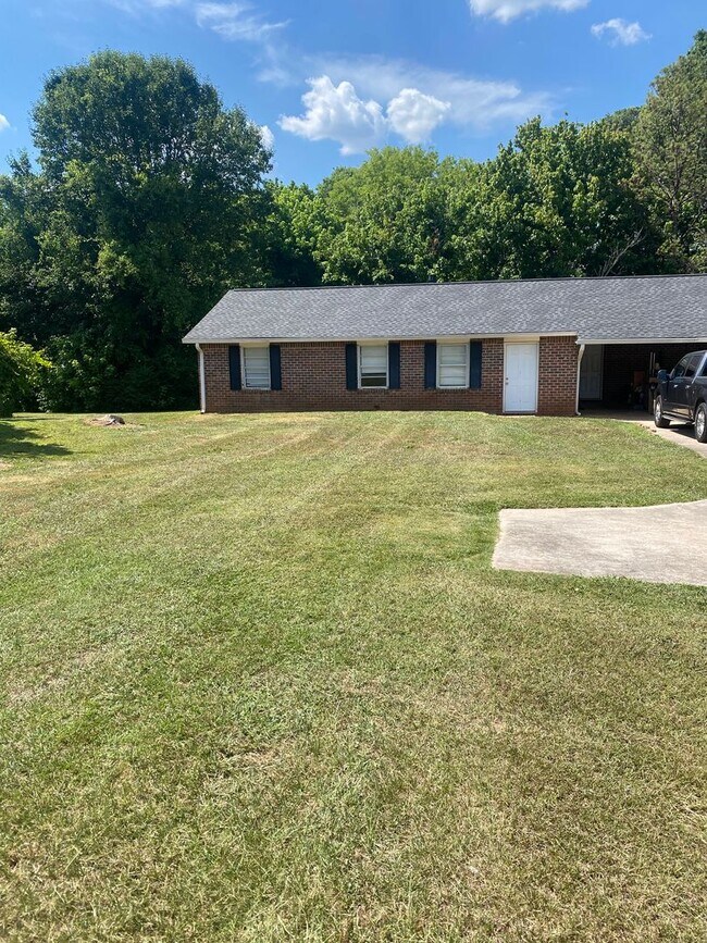 Primary Photo - 7324 Cave Spring Rd SW