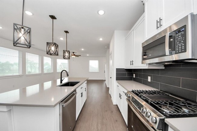 Building Photo - 1422 Shaded Rock Dr