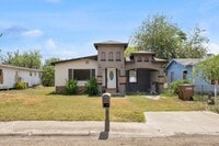 Building Photo - 1206 E Samano St