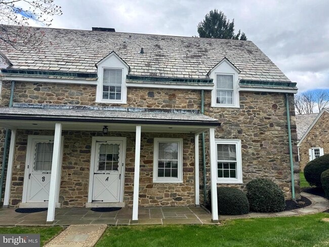 Building Photo - 3700 Albidale Dr