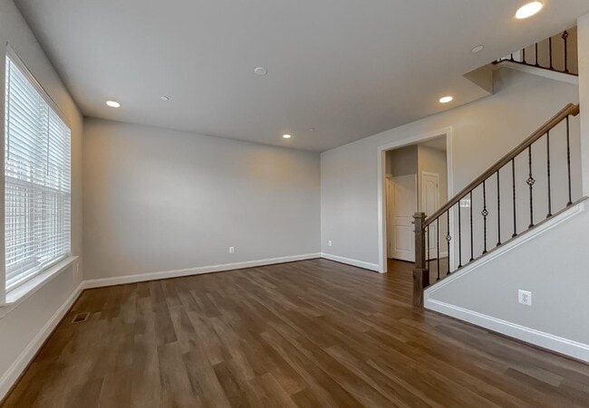 Building Photo - Sullivan Lane