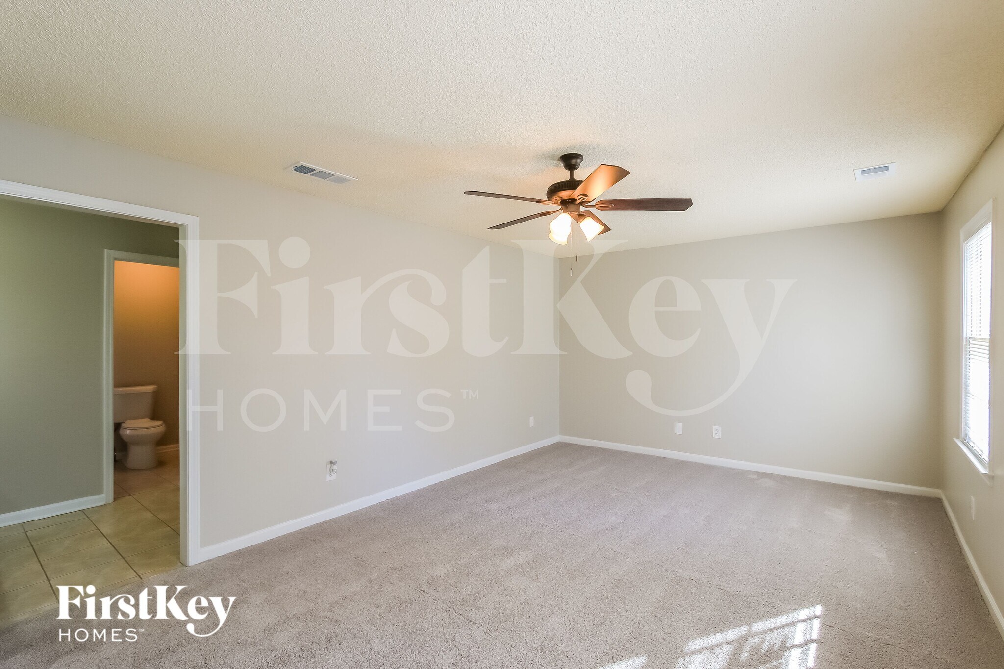 Building Photo - 130 Whisperwood Ln