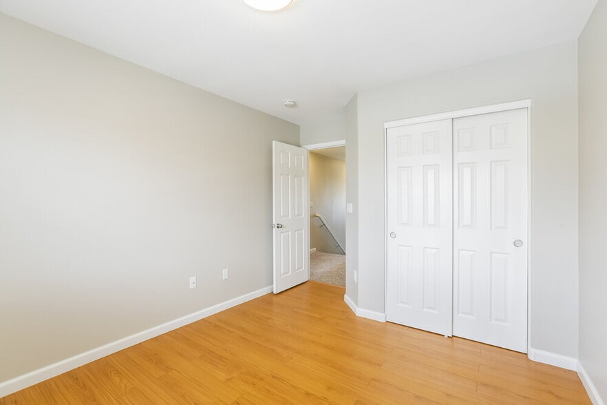 Building Photo - 8752 S Cadence Crossing Way