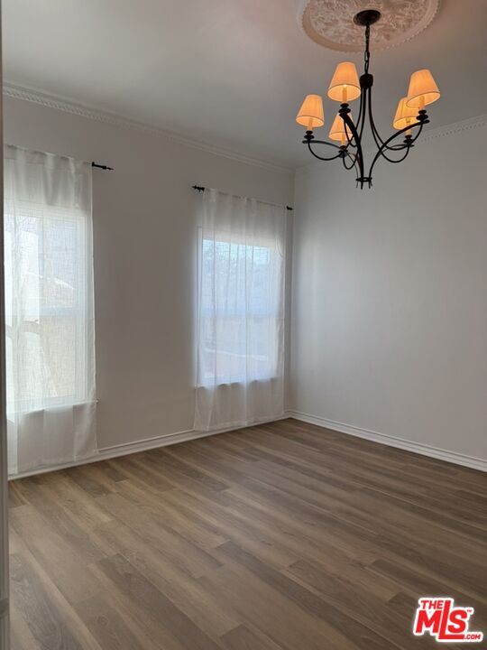 Building Photo - 157 N La Peer Dr