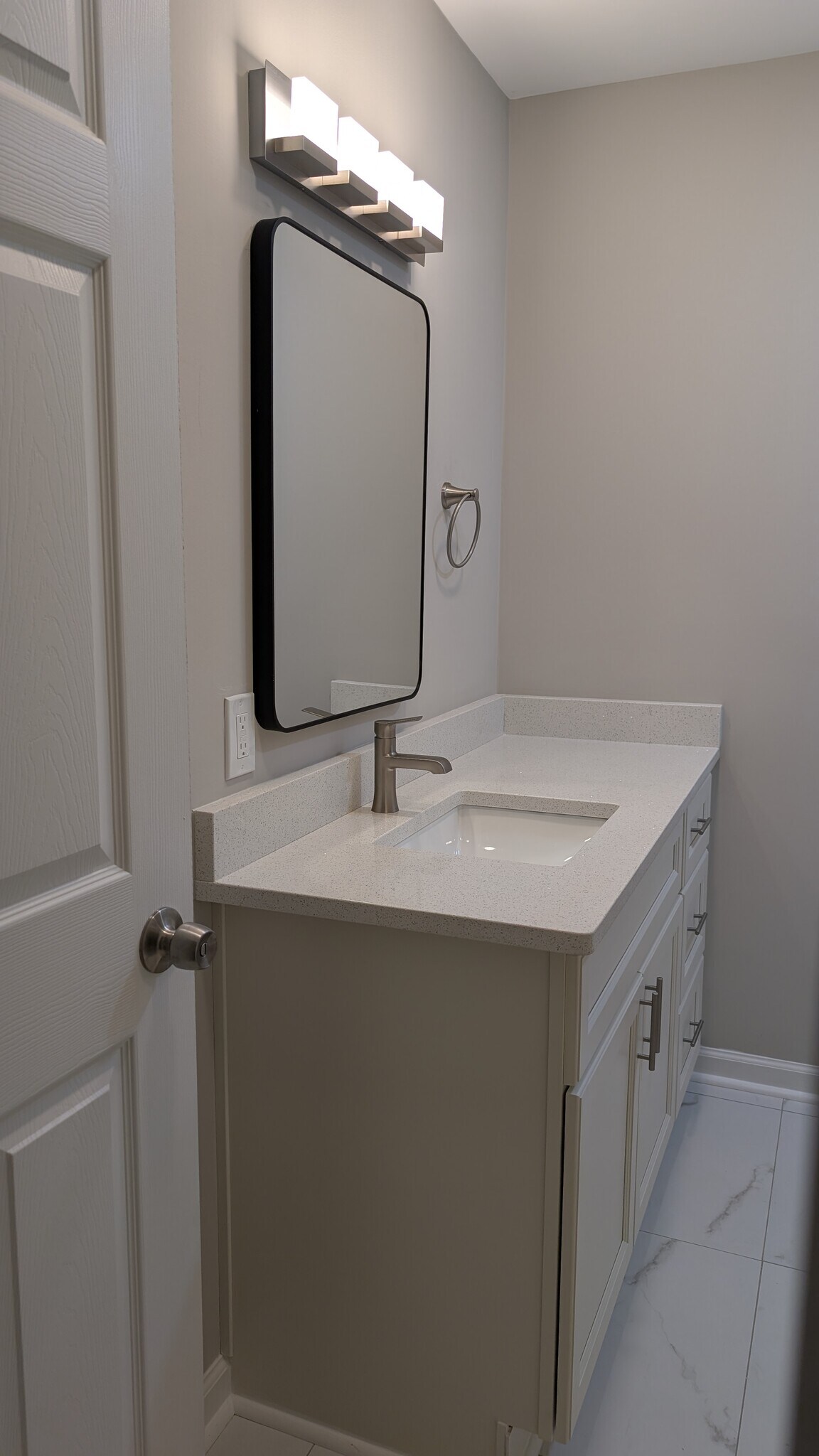Main Bath - 540 Stell Rd