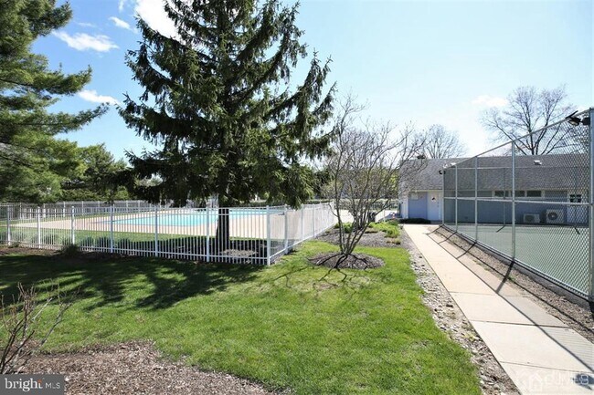 Building Photo - 1016 Aspen Dr