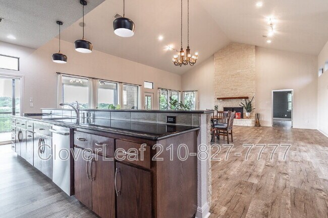Building Photo - 335 Charon Point