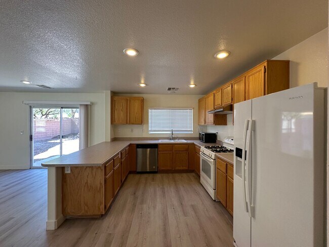 Building Photo - IRON MOUNTAIN RANCH