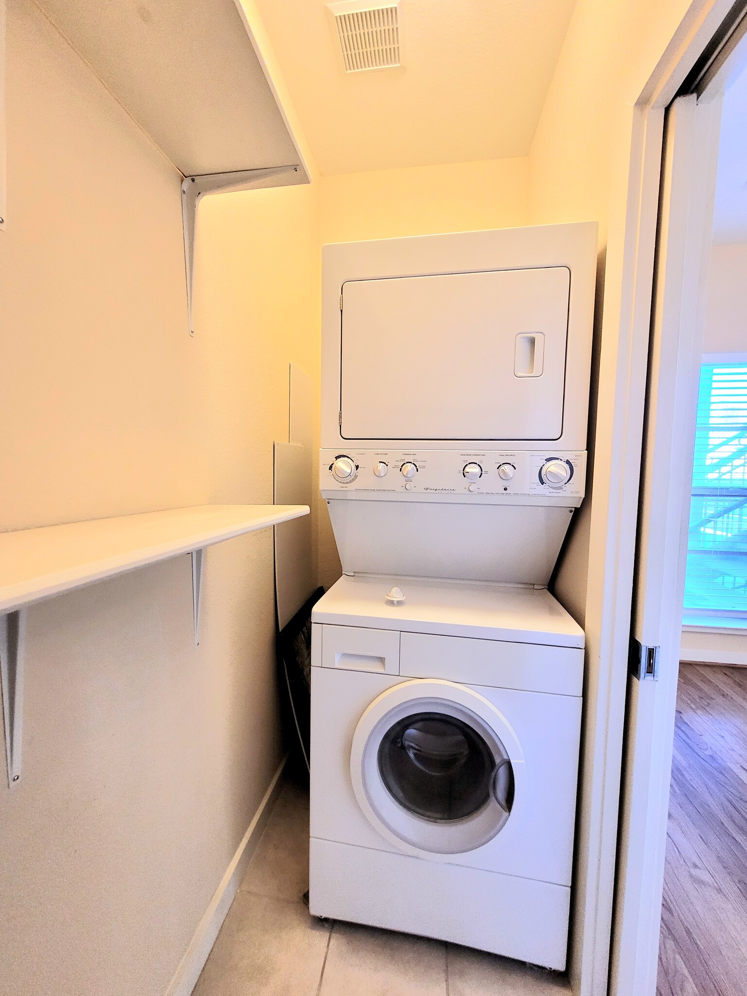 Laundry area - 2216 Chenevert St