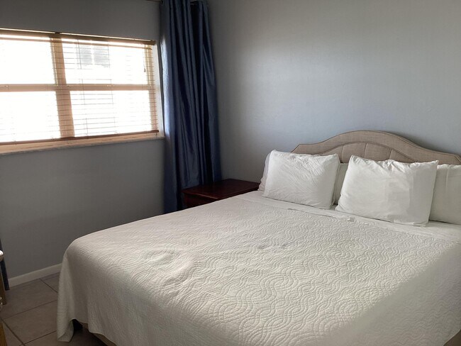 Building Photo - 3101 S Ocean Blvd