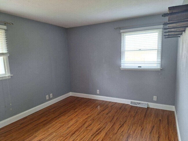 Building Photo - 1084 Nease Dr