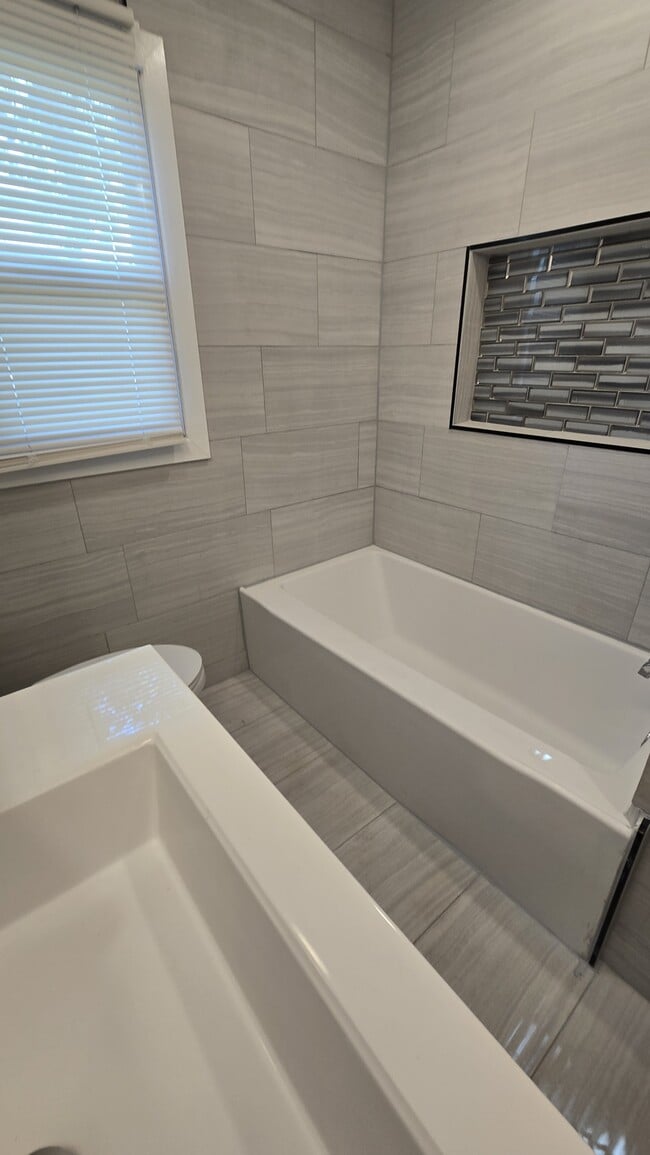 Building Photo - 3109 Beecher Rd