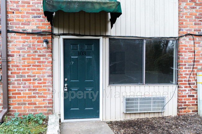 Building Photo - 2718 Painter Ave SW