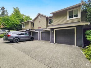 Building Photo - Spacious 3-Bed, 3-Bath Home with Lower Lev...