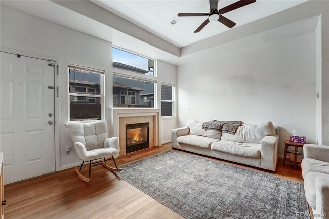 Building Photo - "Charming 2-Bed Townhouse Retreat with 2.5 Baths in Brighton!"