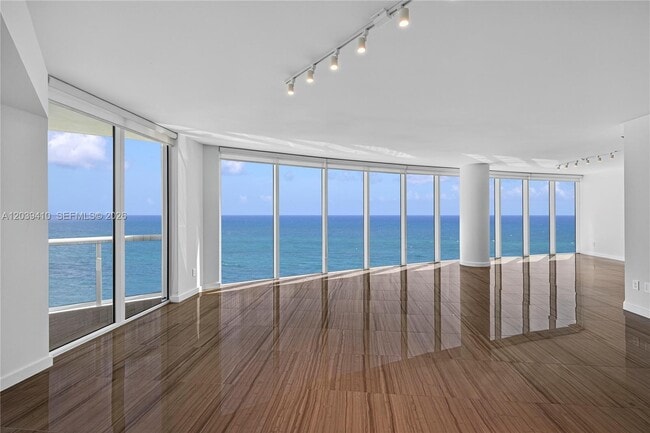 Building Photo - 2711 S Ocean Dr